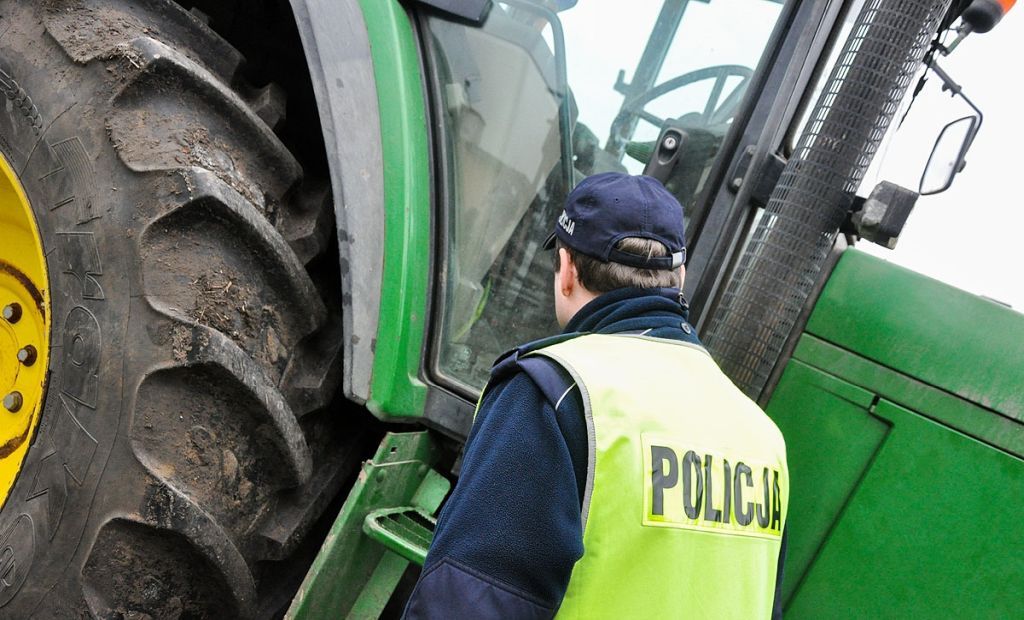 kradzież traktora, policja ciągnik